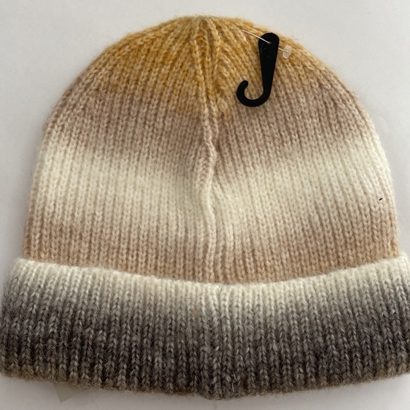 BP cream ombré beanie hat NWT - Picture 2 of 4